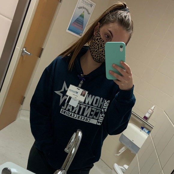 Meet your Posher, Emmy - Picture 1 of 1